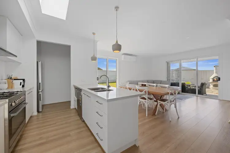 2 Rodondo Place, Inverloch VIC 3996