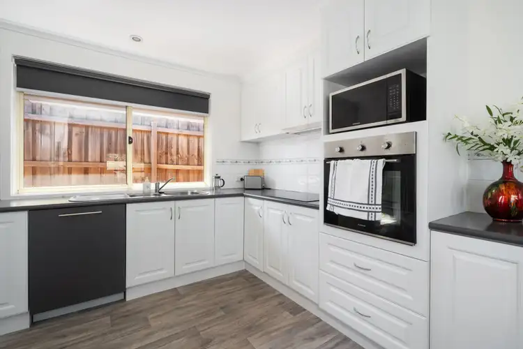 Fifth view of Homely unit listing, 2/100 Underbank Boulevard, Bacchus Marsh VIC 3340