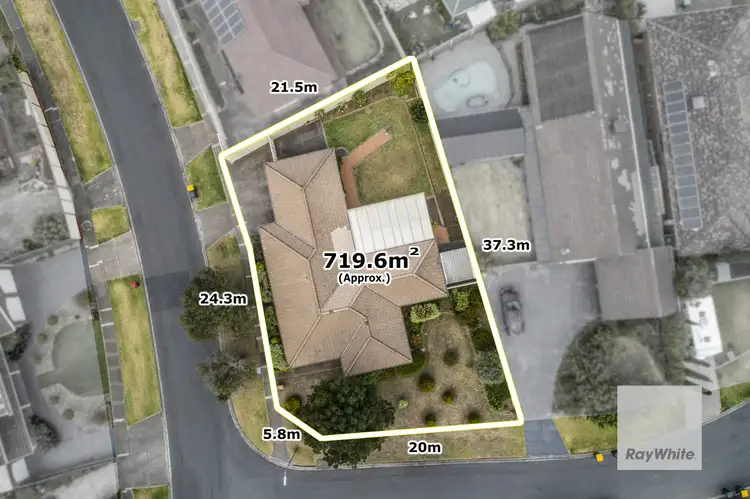 2 Gretal Court, Taylors Lakes VIC 3038