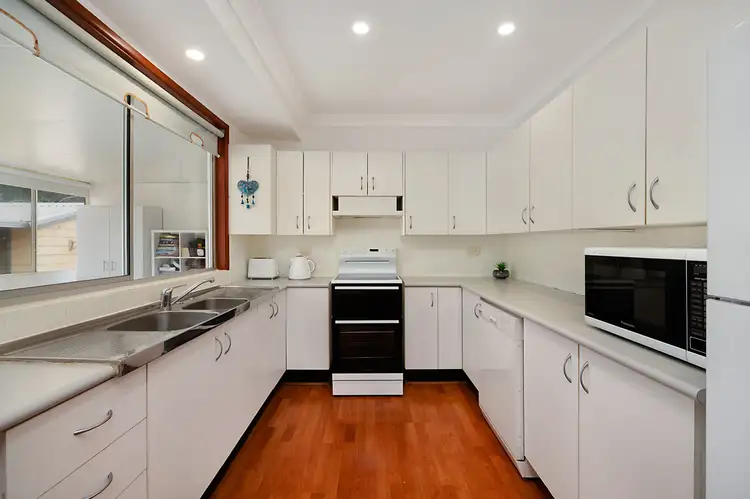 Second view of Homely house listing, 5 Buckingham Close, Thornton NSW 2322