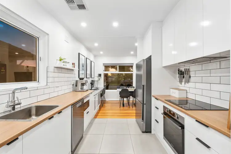 19 Kingborn Avenue, Seaton SA 5023