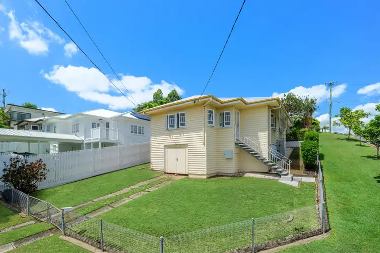 16 Coronation Street, Bardon QLD 4065