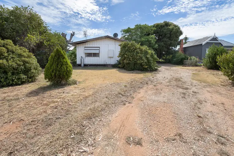 40 Murray Street, Lake Boga VIC 3584