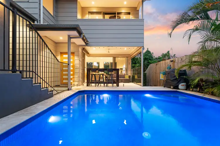 29b Canara Street, Benowa QLD 4217