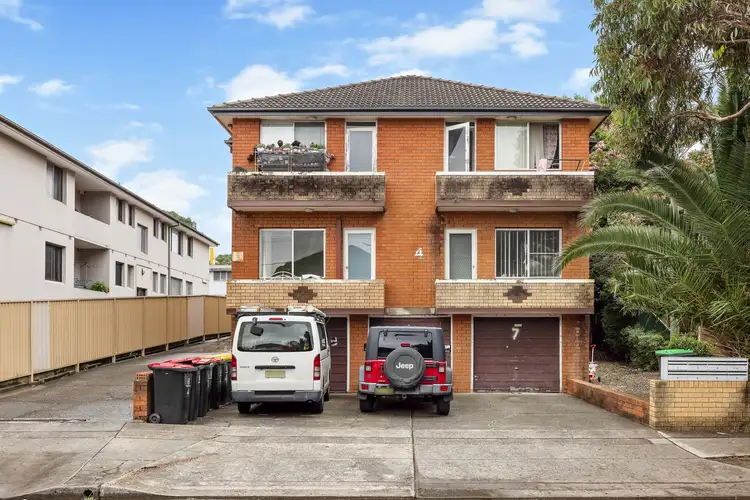 2/4 Denman Avenue, Wiley Park NSW 2195