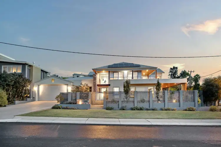 2A Hood Terrace, Sorrento WA 6020