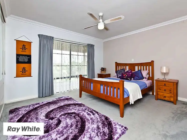 Fifth view of Homely house listing, 2 Cottingley Place, Swan View WA 6056
