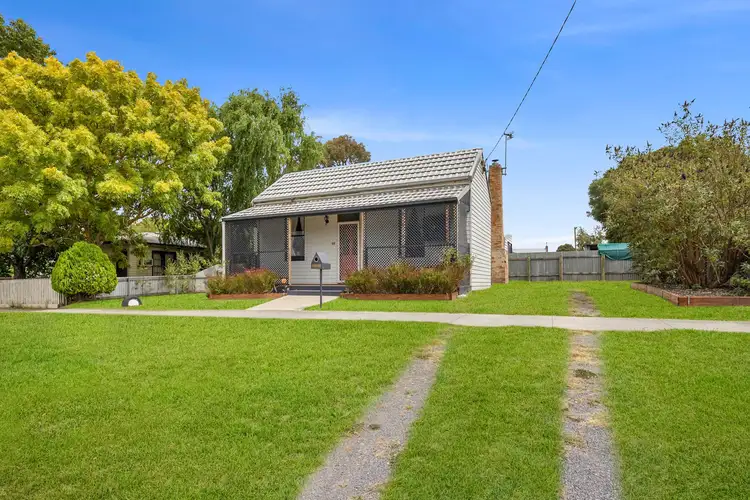 48 Lawrence Street, Beaufort VIC 3373