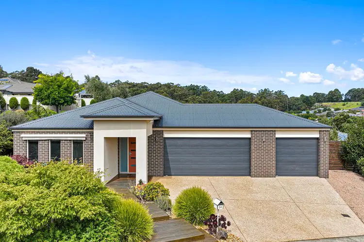 34 Waterside Drive, Drouin VIC 3818