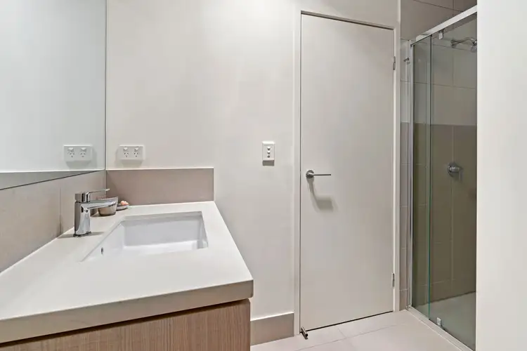 Sixth view of Homely unit listing, 29/3031 The Boulevarde, Carrara QLD 4211