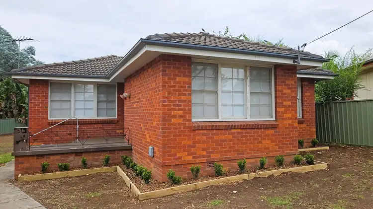 8 Cuthel Place, Campbelltown NSW 2560