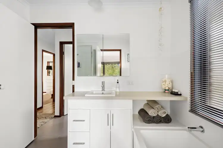 Fifth view of Homely house listing, 9 Gattinara Drive, Frankston VIC 3199