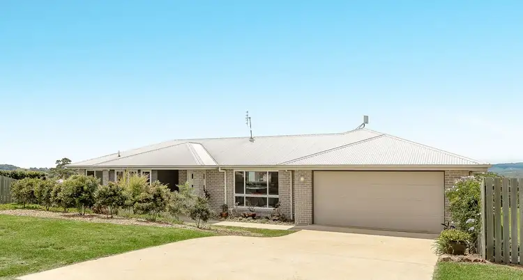 41 Charlotte Road, Hampton QLD 4352