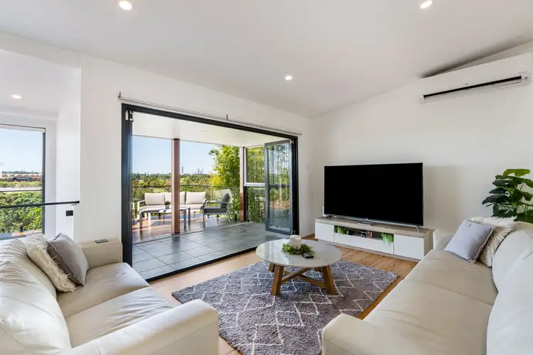Sixth view of Homely house listing, 8 Summit Crescent, Carrara QLD 4211