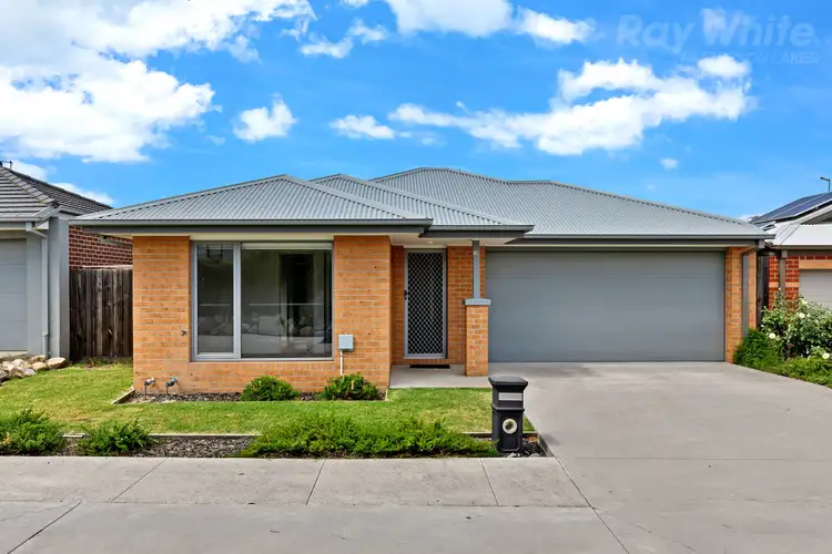 16 Cabernet Way, Pakenham VIC 3810
