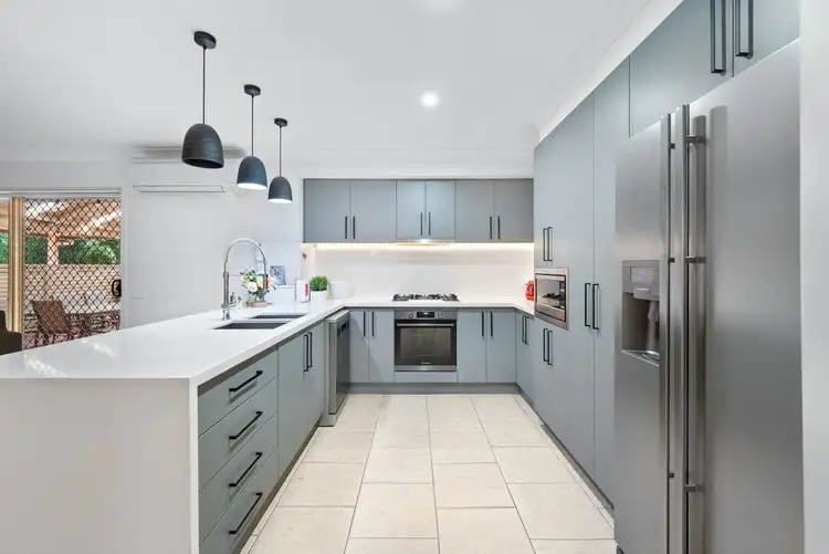 Sixth view of Homely house listing, 10 Abbeville Close, Prestons NSW 2170