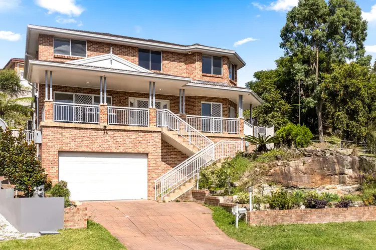 118 Blaxland Drive, Illawong NSW 2234