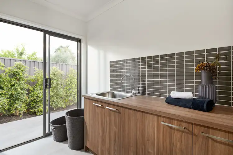 Fifth view of Homely house listing, 8 Irvine Rise, Werribee VIC 3030