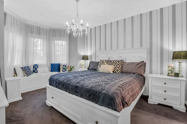 Second view of Homely house listing, 5 Deauville Green, Craigieburn VIC 3064
