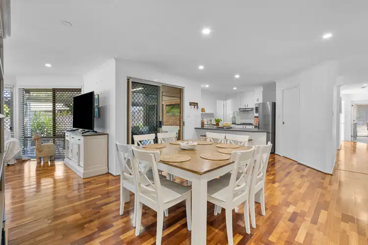 25 Laburnum Street, Woodridge QLD 4114