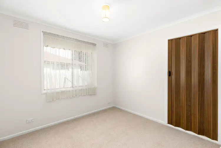 Sixth view of Homely house listing, 2 Derwent Court, Gladstone Park VIC 3043