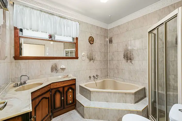 Fifth view of Homely house listing, 8 Bicknell Court, Broadmeadows VIC 3047