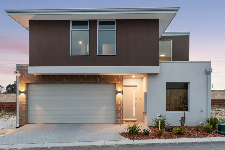 56 Emily Loop