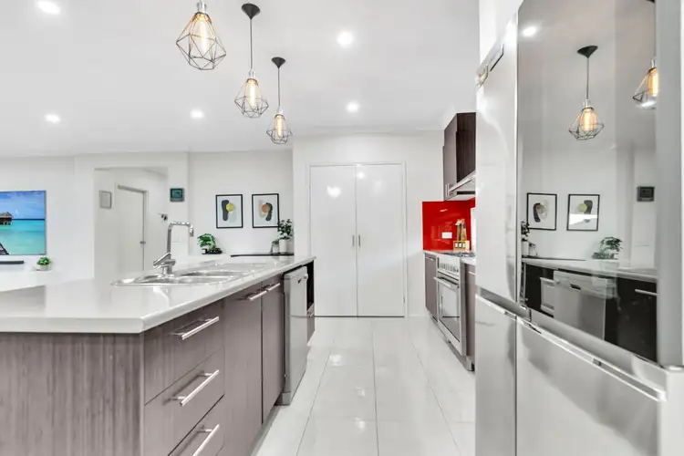 Seventh view of Homely house listing, 8 Playfields Place, Wollert VIC 3750