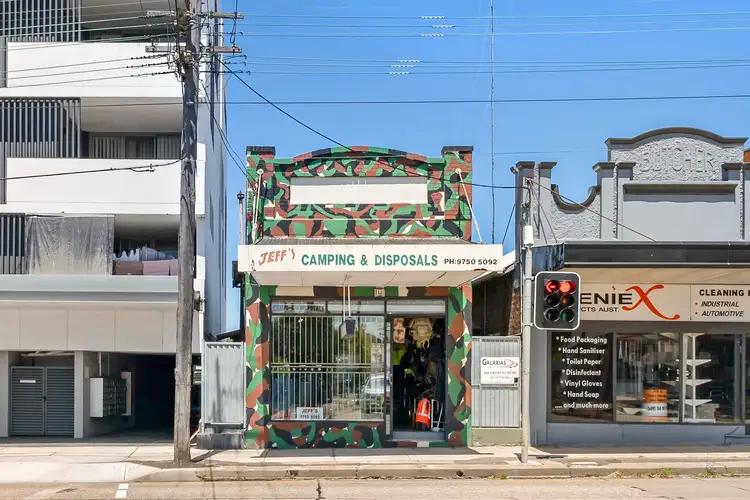 886 Canterbury Road