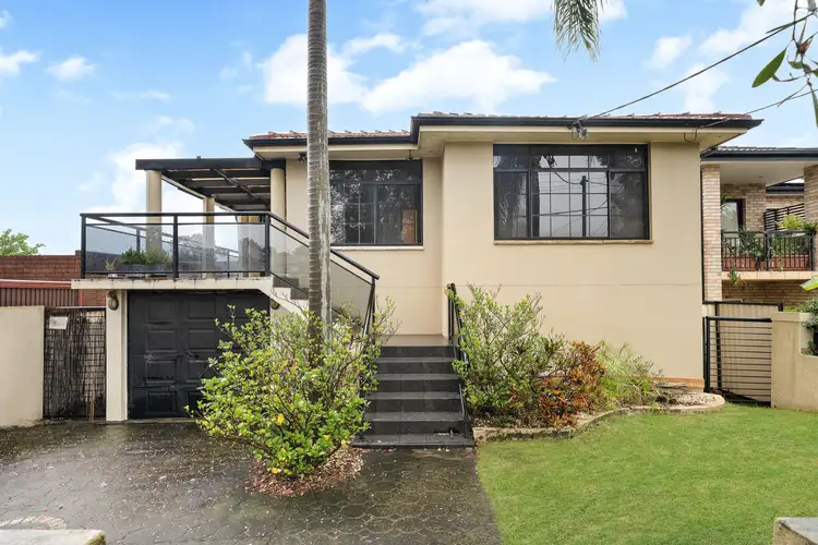 2A Charlescotte Avenue
