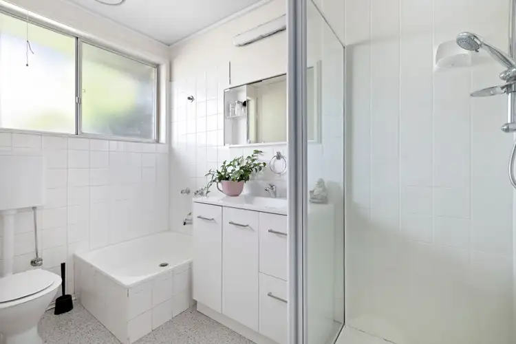 Sixth view of Homely house listing, 4 Devon Court, Frankston VIC 3199