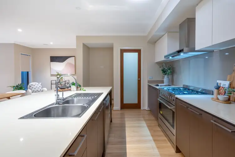 Fifth view of Homely house listing, 11 Water Lily Circuit, Craigieburn VIC 3064