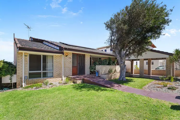 82 Flora Terrace, Watermans Bay WA 6020