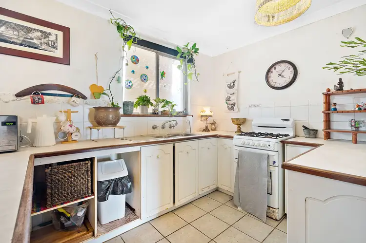 13 Nash Street, Kelmscott WA 6111