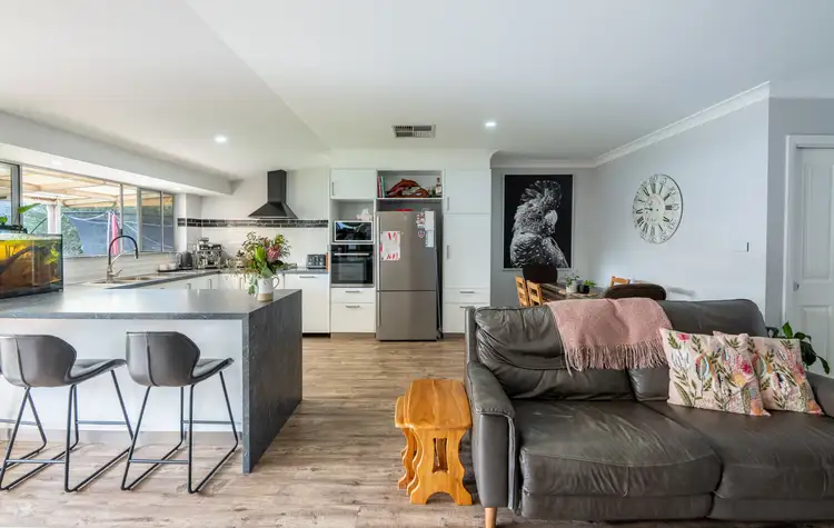 13 East Street, Parkes NSW 2870