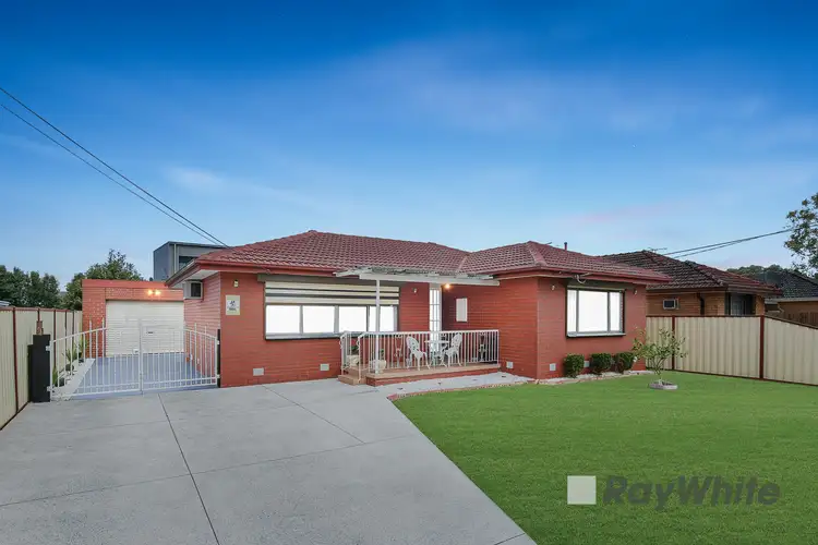 8 Glenys Court, Dandenong VIC 3175