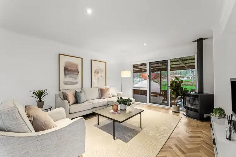 Second view of Homely house listing, 7 Highview Crescent, Macleod VIC 3085