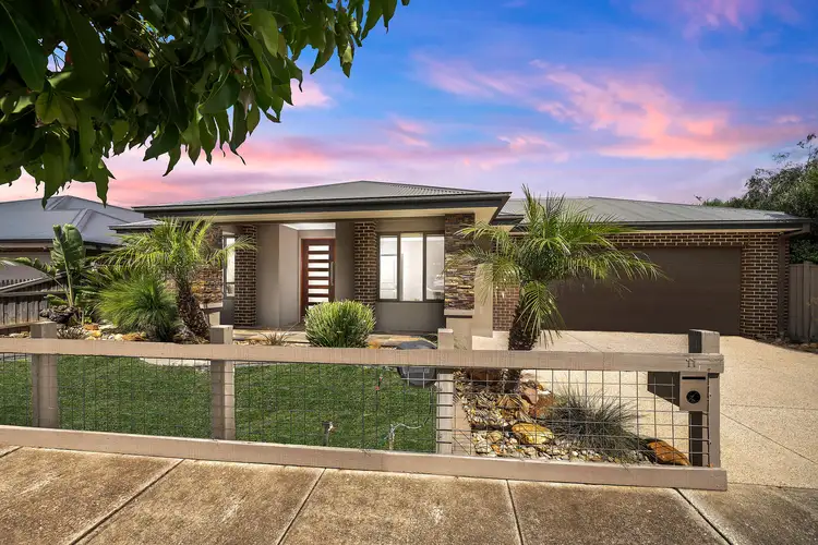 11 Bridgewater Avenue, Eynesbury VIC 3338