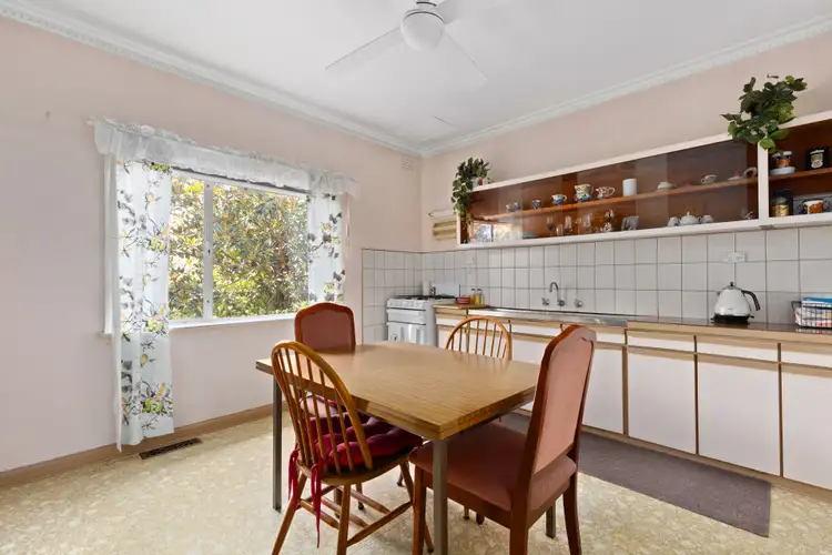 Sixth view of Homely house listing, 2 Waites Court, Brooklyn VIC 3012