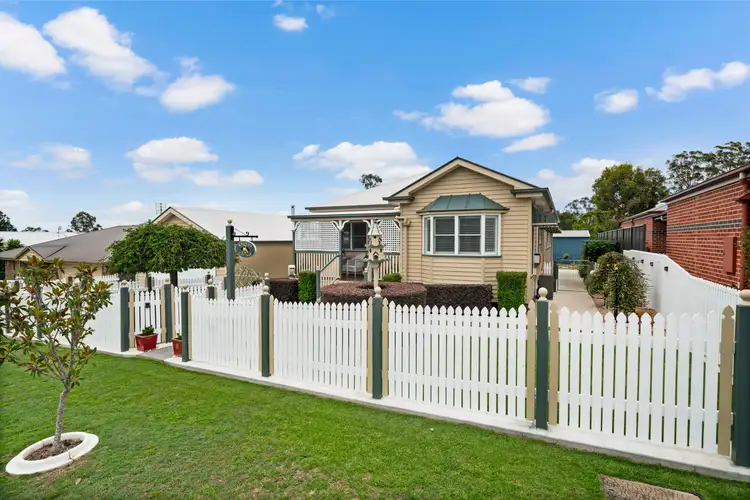 16 Samuel Avenue, Crows Nest QLD 4355
