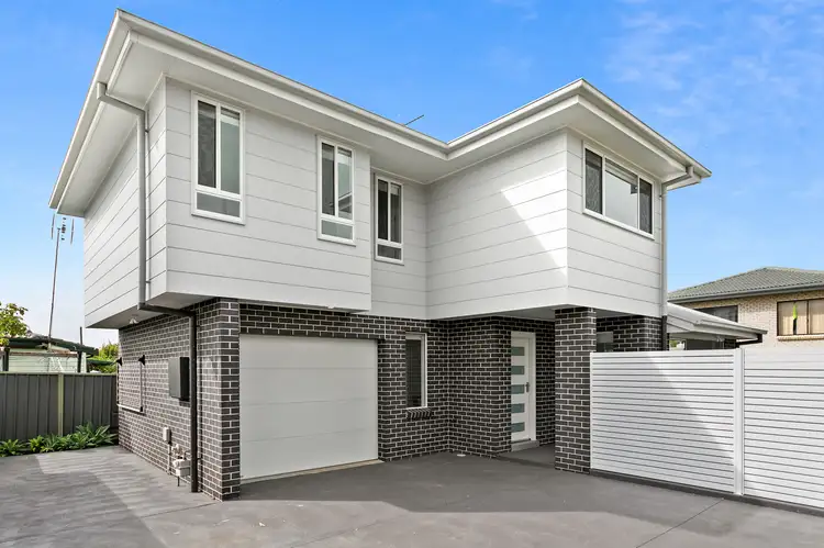 2/7 Strata Avenue, Barrack Heights NSW 2528