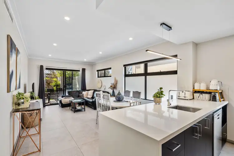 Sixth view of Homely house listing, 2/17 Methuen Way, Duncraig WA 6023