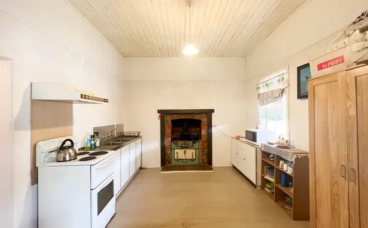 Fourth view of Homely house listing, 'Glenhurst Cottage' 40 Ungarie Street, Ungarie NSW 2669