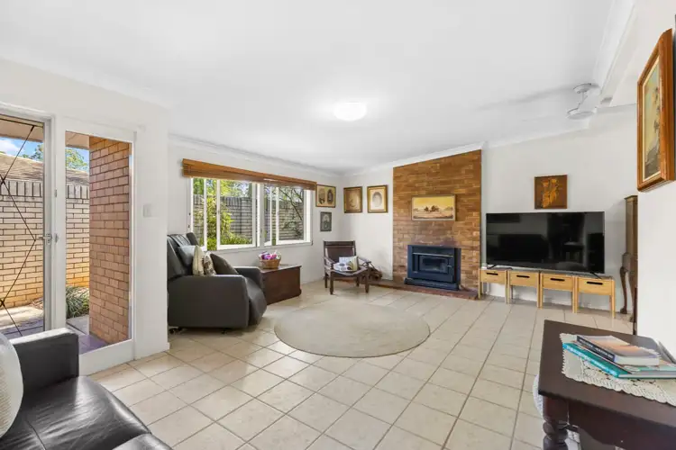 68 Kenmore Road, Kenmore QLD 4069