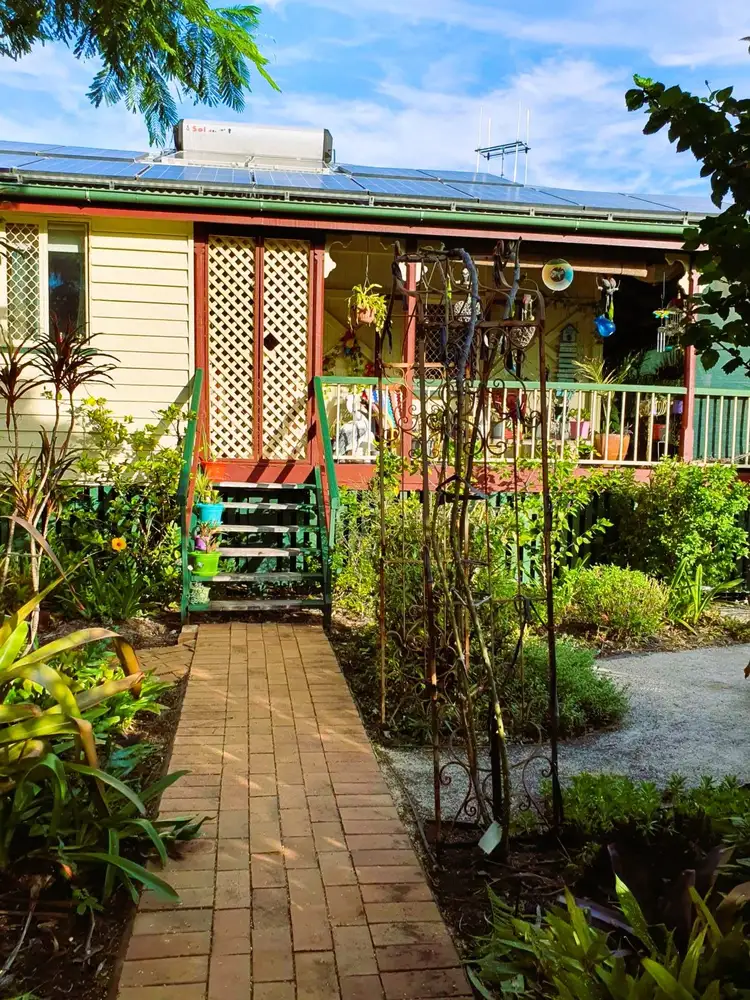8 Cameron Street, Bundaberg North QLD 4670
