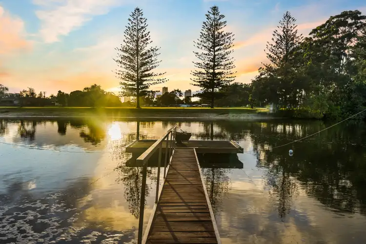43 Bermuda Street, Broadbeach Waters QLD 4218