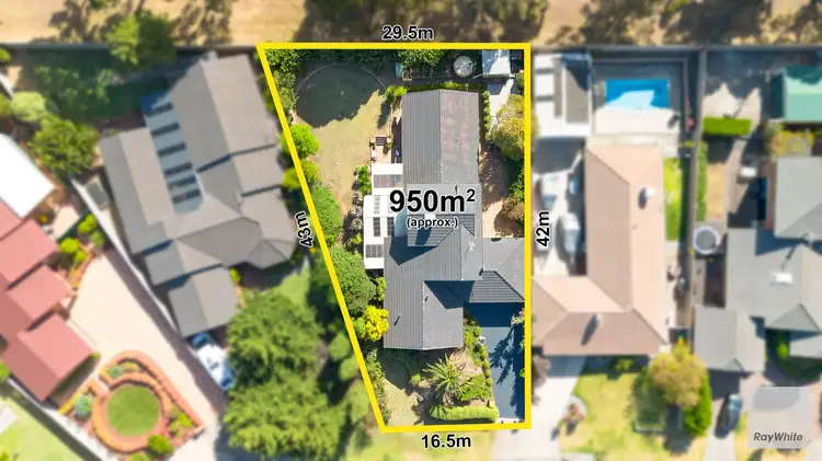 12 Malibu Grove, Taylors Lakes VIC 3038