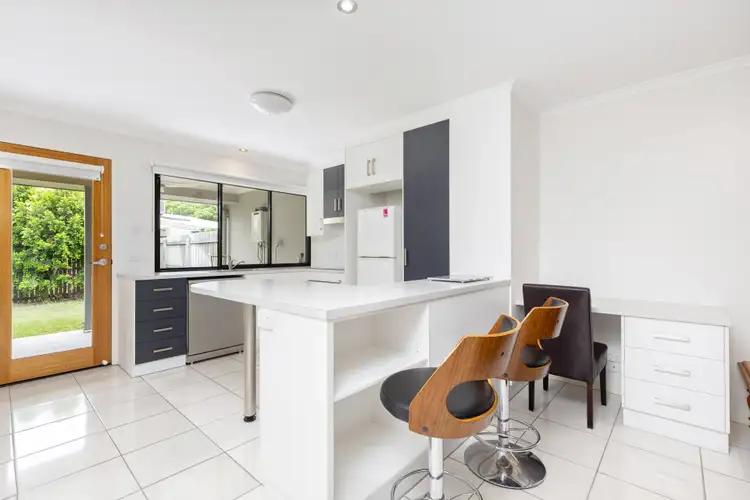 Sixth view of Homely unit listing, 8/16 Riverview Street, Emerald QLD 4720