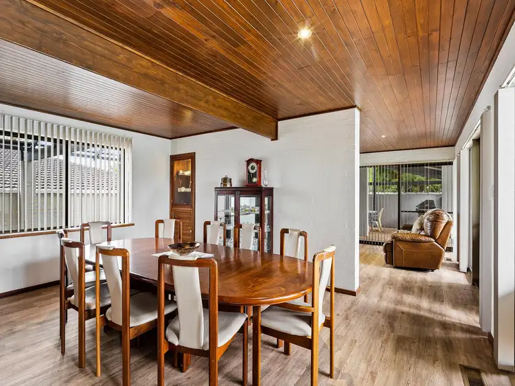 Sixth view of Homely house listing, 2 Balfour Court, Halls Head WA 6210
