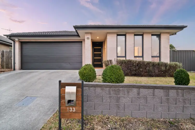 133 Macfarlane Burnet Avenue, Macgregor ACT 2615